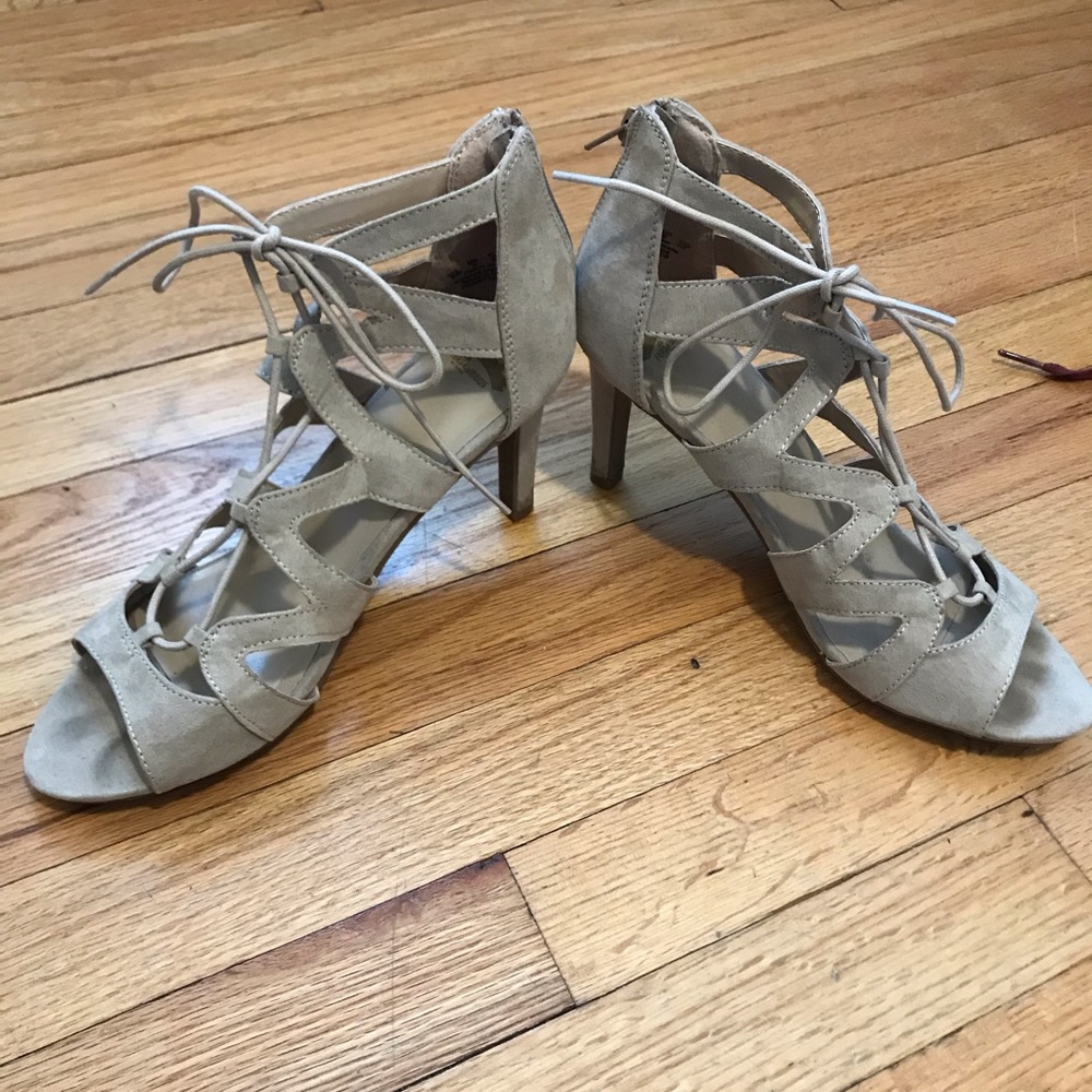 Lace up nude heels!
